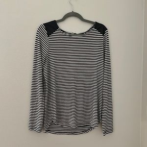 👚Banana Republic Women’s Shirt